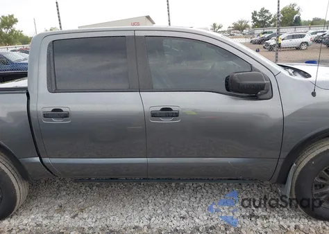 2021 Nissan Titan Pro-4X 4X4 из США, поврежденный, VIN 1N6AA1ED3MN526499